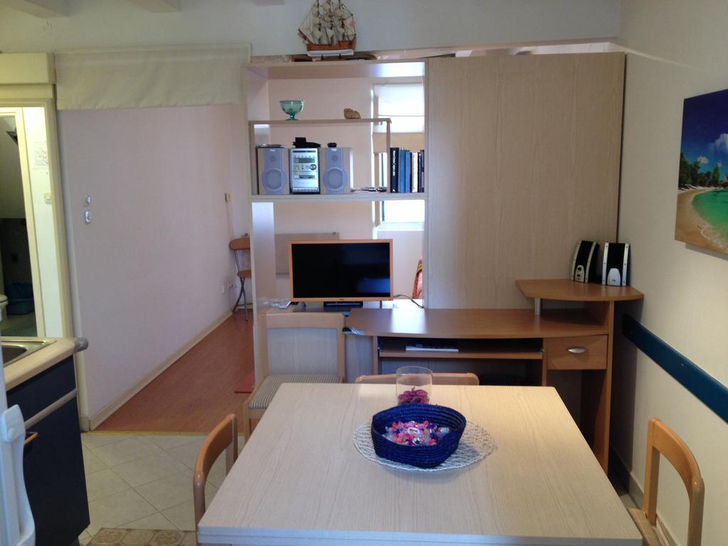 Ca'Del Sole Free Parking Apartment Rovinj Ruang foto